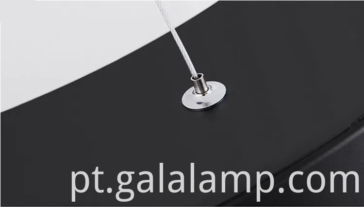 O elegante lustre liderado em preto e branco para espaços modernos